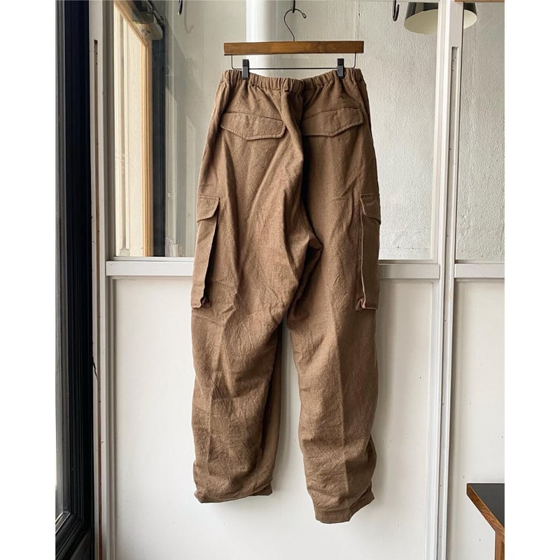 COMOLI KHAKI縮絨ウール 6Pパンツ | Less Higashikawa