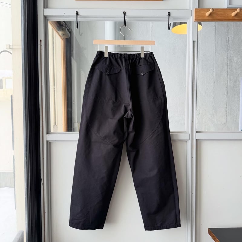 COMOLI ポストワークツイル ハンティングパンツ | Less Higashikawa