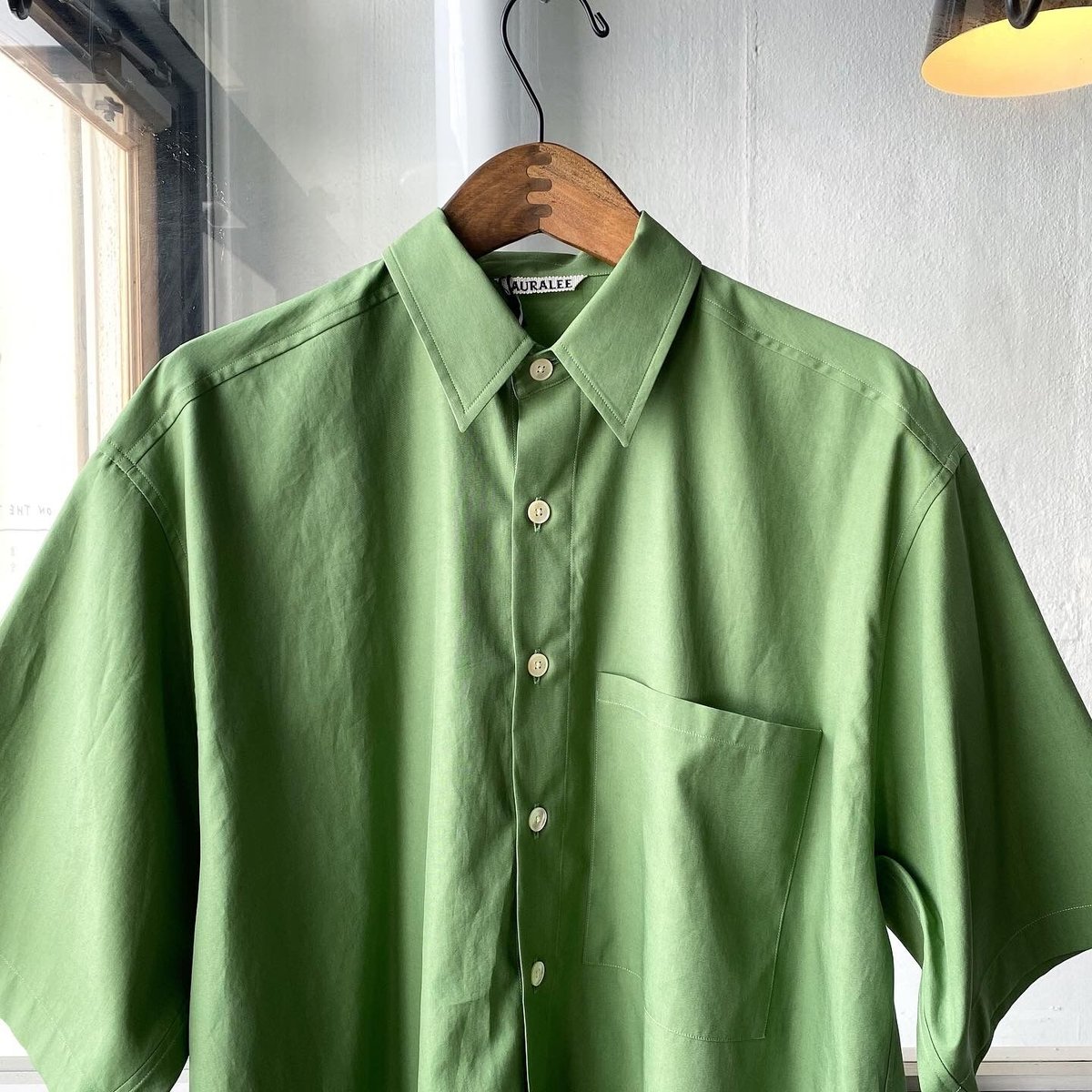 AURALEE WASHED FINX TWILL BIG HALF SLEEVED SH