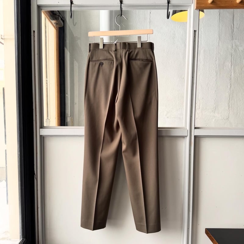 AURALEE LIGHT WOOL MAX GABARDINE SLACKS | Less