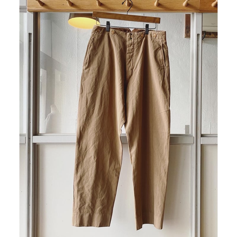 COMOLI 製品染バックストラップパンツ | Less Higashikawa