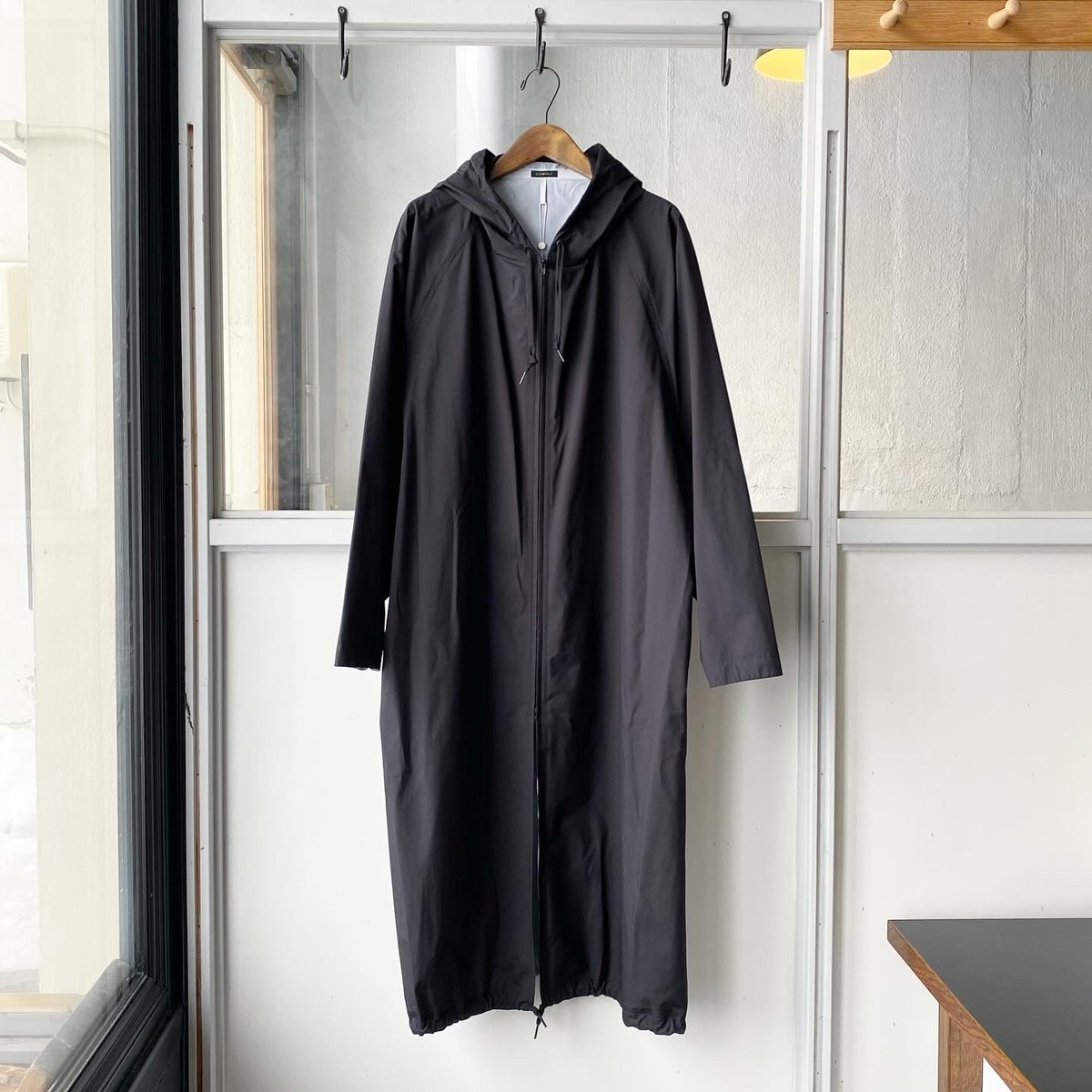 COMOLI レインコート | Less Higashikawa