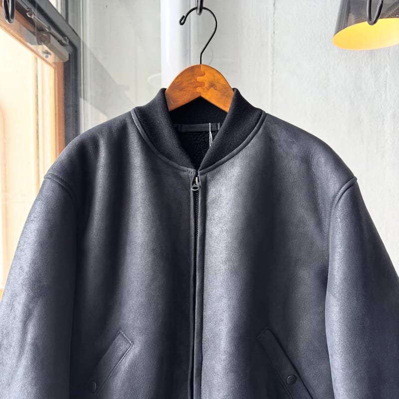 COMOLI シープスキン ジップブルゾン | Less Higashikawa
