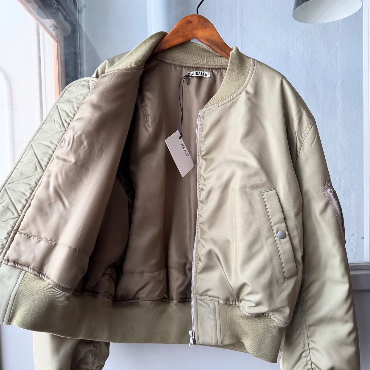 AURALEE HIGH DENSITY SILK TWILL FLIGHT BLOUSON