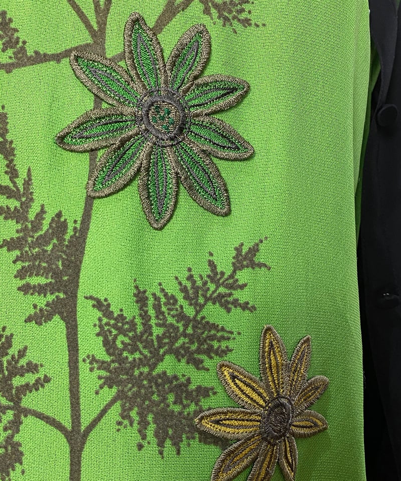 花の刺繍アップリケ付きワンピース 〜TOKUKO 1er VOL | Salon de EL