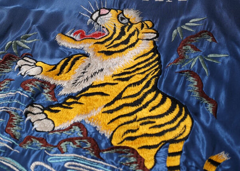 テーラー東洋スカジャン ACETATE SOUVENIR JACKET “ROARING T