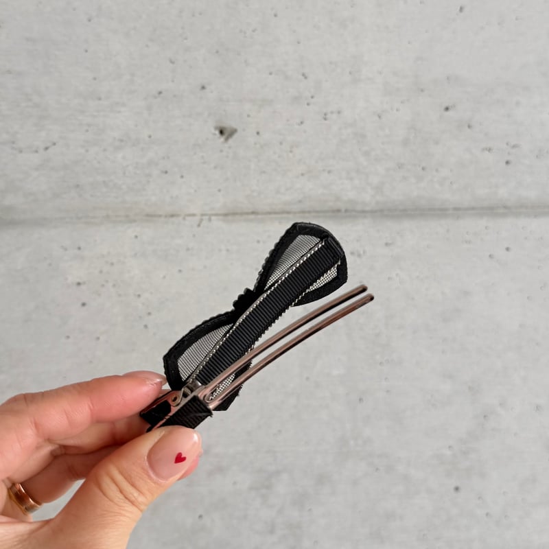 sheer crystal ribbon clip | decollte_accessory
