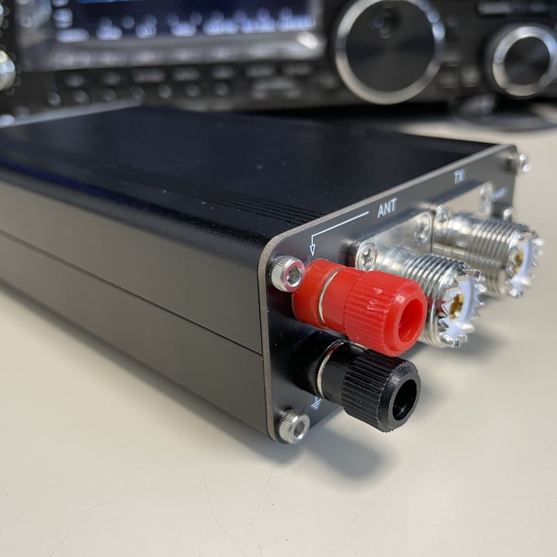 IC-AT100 HFフルオートマチックアンテナチューナー IC-AT100 HFフル