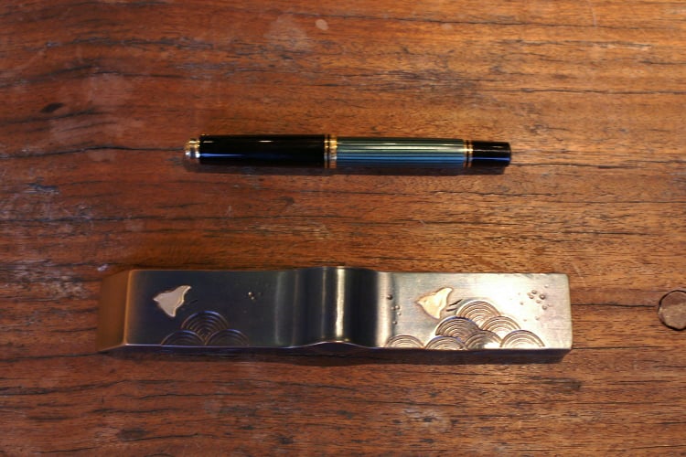 手作り銅器 文鎮千鳥模様 中【書道具】 | 鎌倉清雅堂