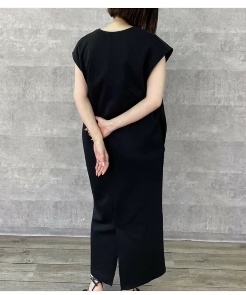 Anna Kerry アンナケリー スリットネックロゴワンピース 85252909 2025