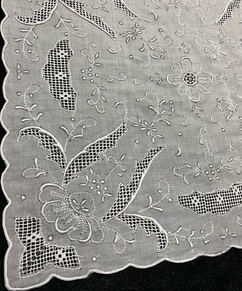 スワトウ刺繍・ ハンカチーフ （ウェイブ） | Le Attridee