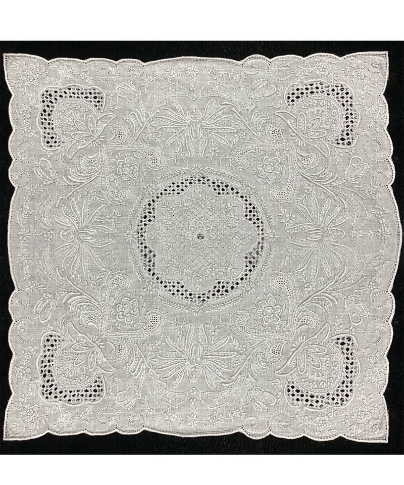 スワトウ刺繍・ ハンカチーフ （キュート） | Le Attridee