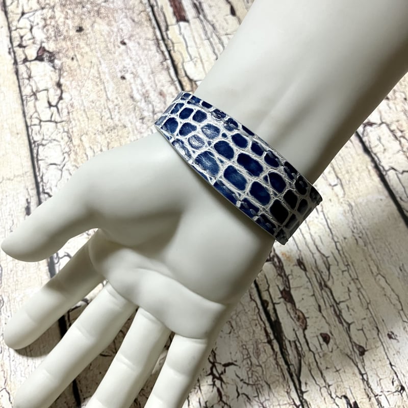 レザーブレスレット Leather Bracelet ( イタリアンレザー クロコ型