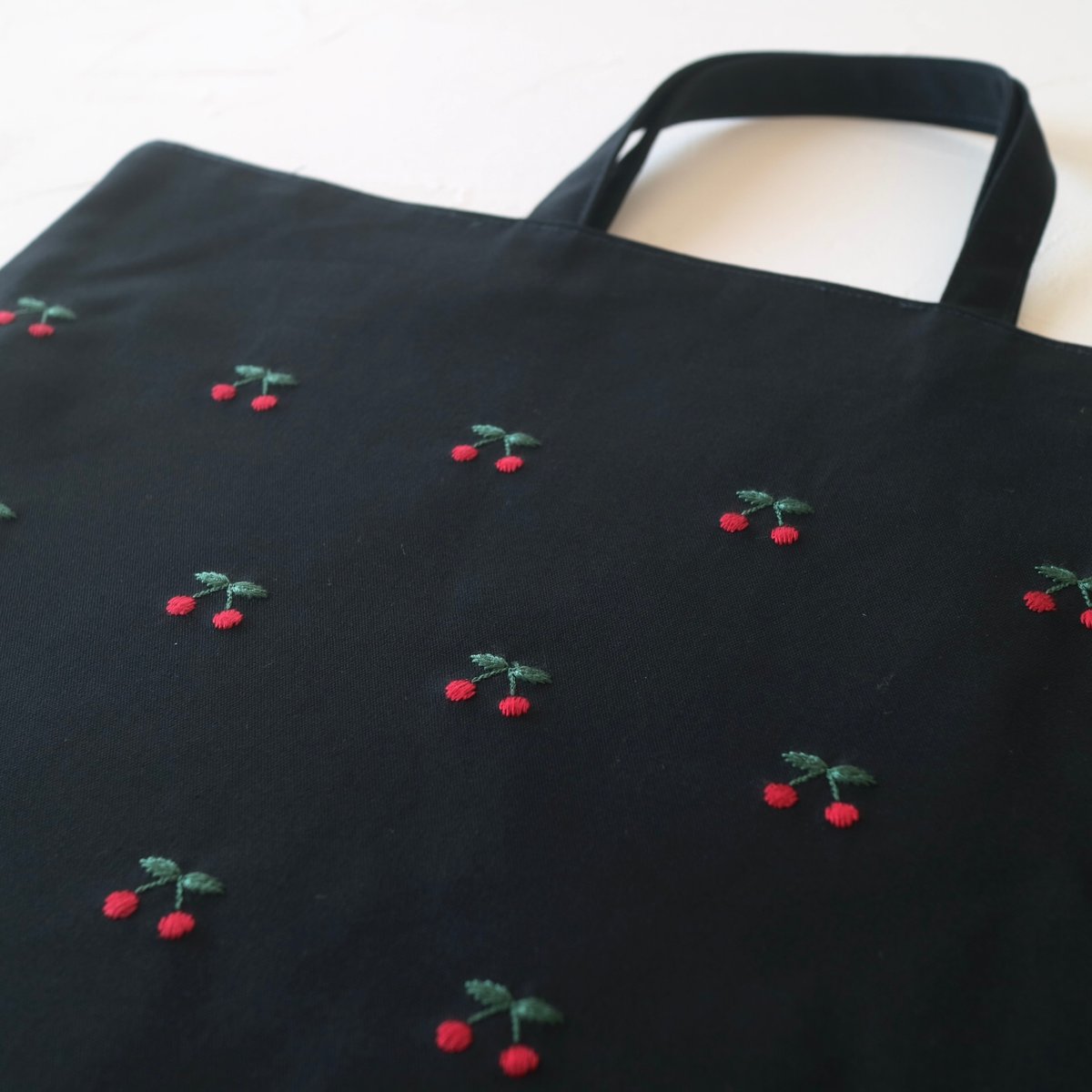 Navy label・レッスンバッグ・紺＊さくらんぼ(赤)刺繍 | Coco chic