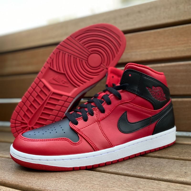 NIKE ナイキ AIR JORDAN1 MID エアジョーダン1 ミッドカット 黒赤 BRE