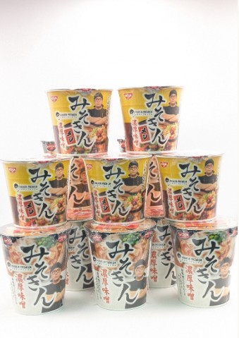 セブンイレブン限定 日清食品 みそきん ヒカキンプレミアム 濃厚味噌