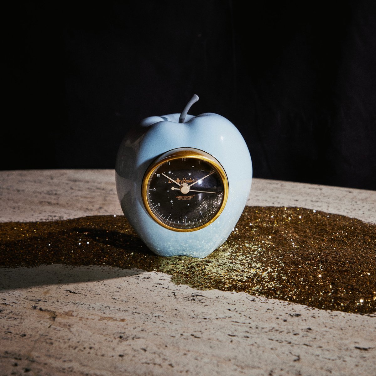 GILAPPLE CLOCK | Dorothy Hendricks