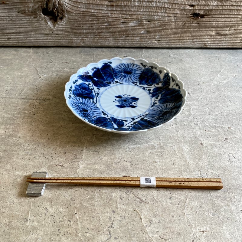 伊万里焼 寛右衛門窯 染付菊唐草6寸皿 | MatsuBokkuri