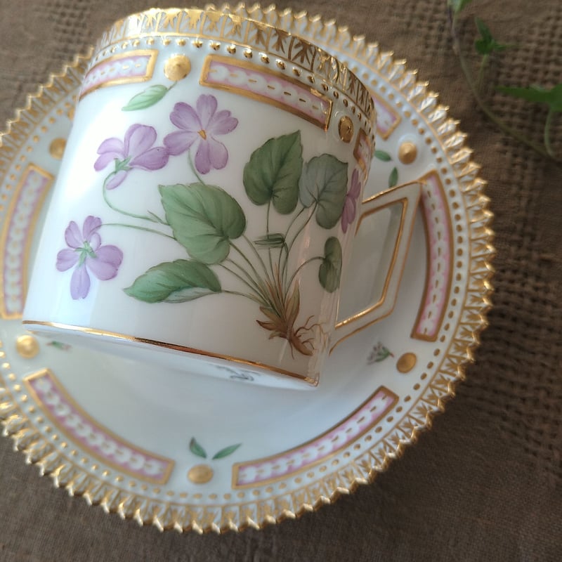 RoyalCopenhagenフローラダニカ、スミレのカップソーサー/FloraDanica