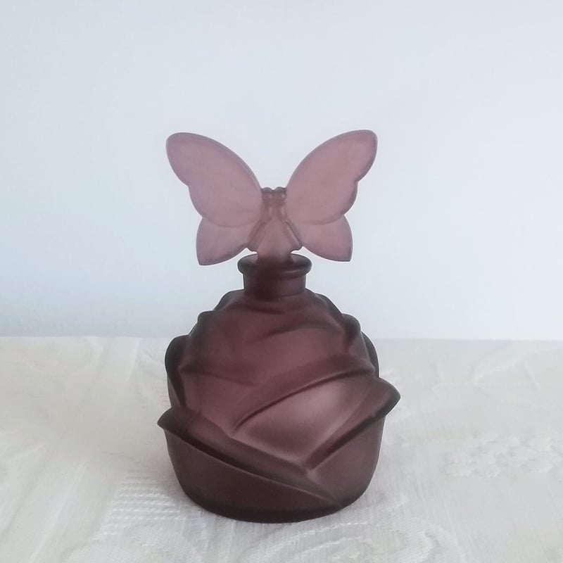 フランス 香水瓶 パフュームボトル 蝶とバラ ワインレッド フロスト