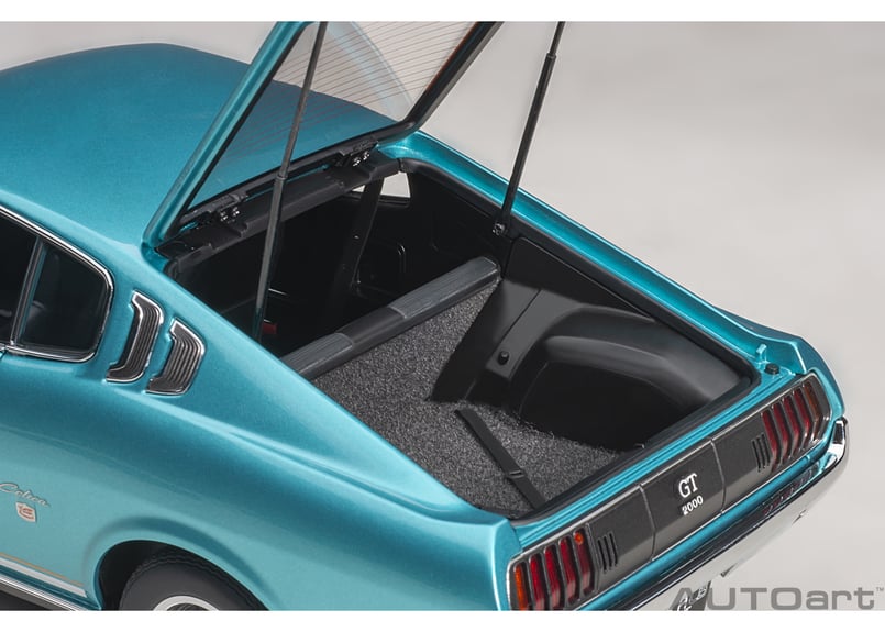 AUTOart 1/18 トヨタ セリカ リフトバック 2000GT （RA25） 1973
