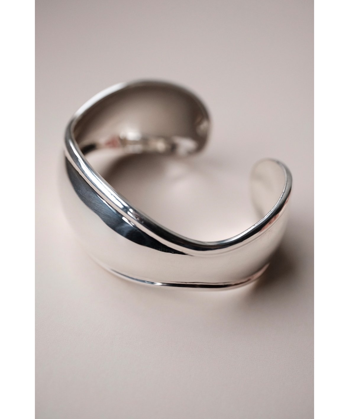 BASENOTES / Curve Bangle from Mexico | PARK
