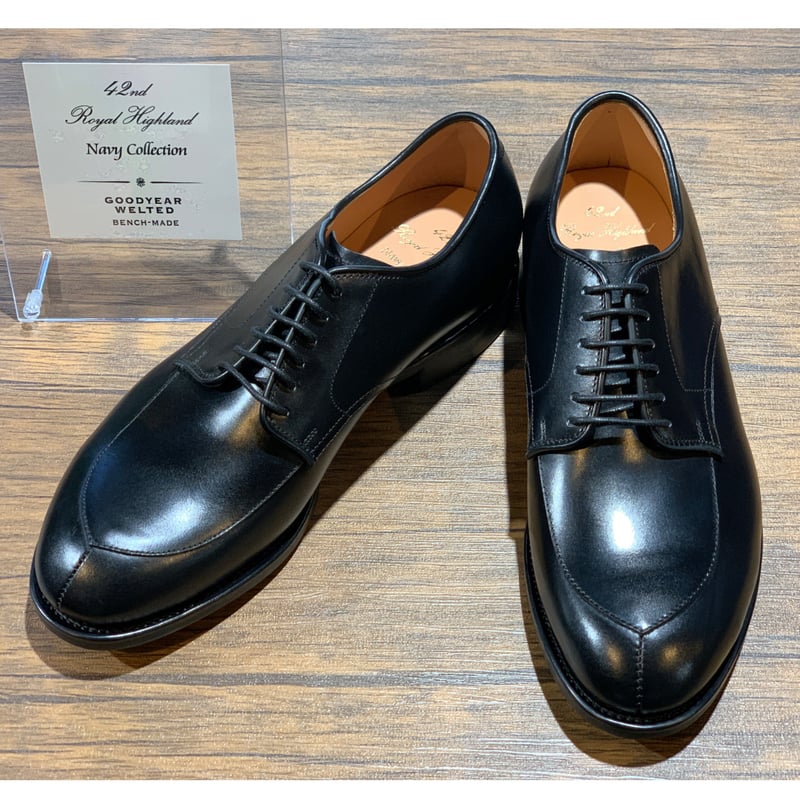 42ND ROYAL HIGHLAND ネイビーコレクション Vチップ ブラック | LEA