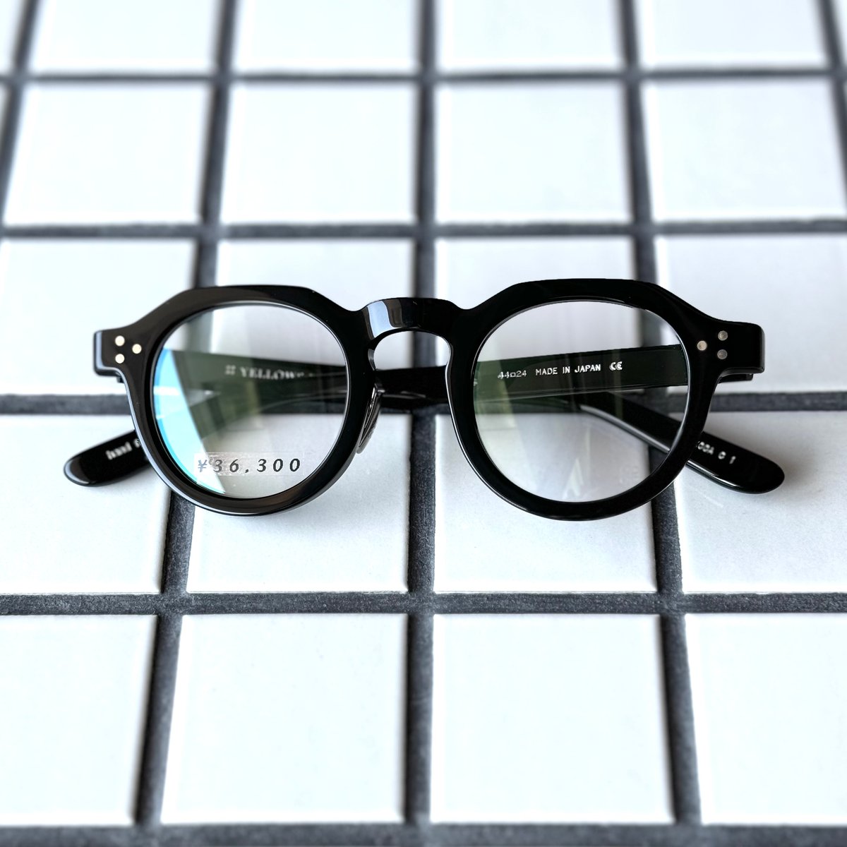 YELLOWS PLUS/BECCA/col.1 (Black) | Eureka optic