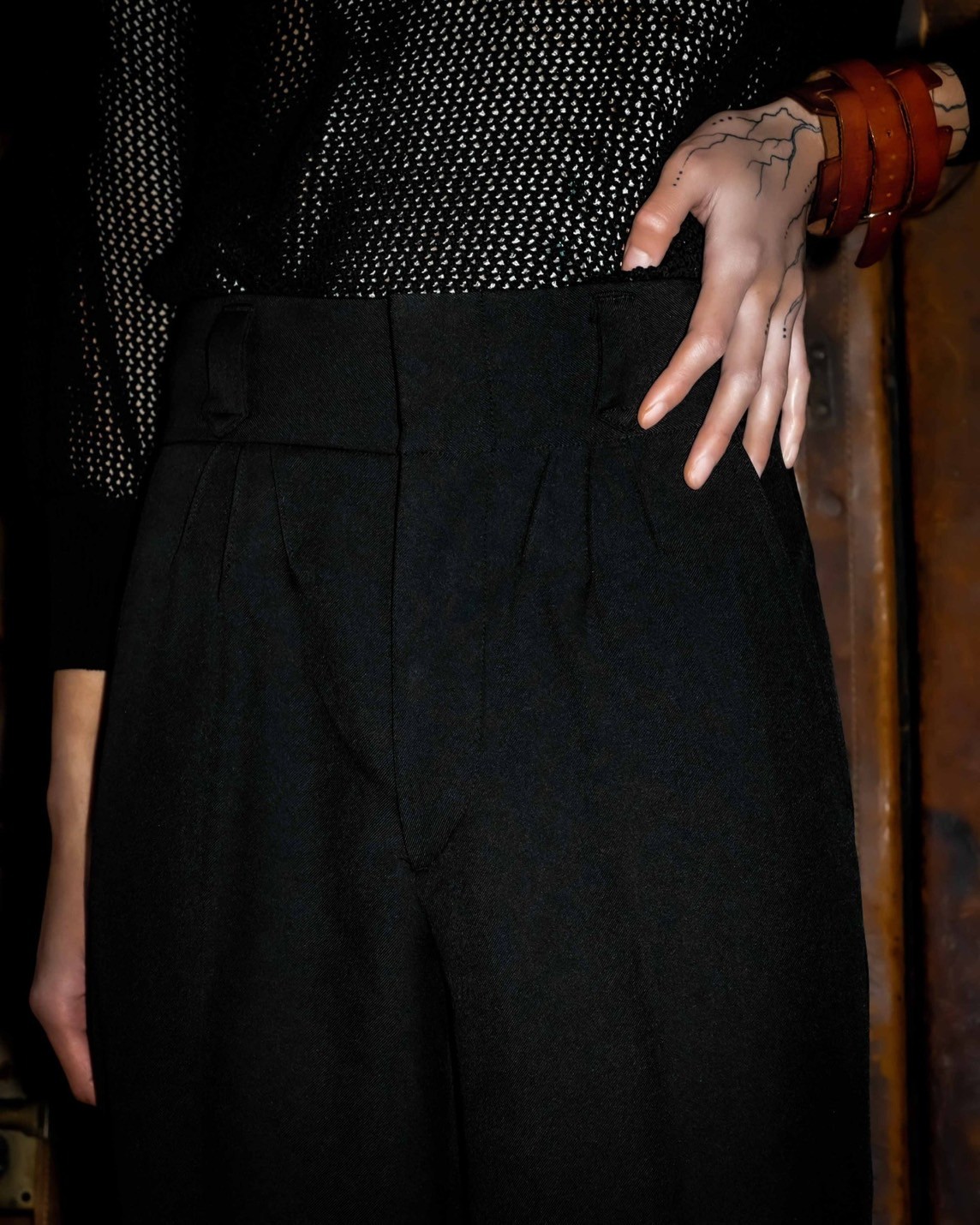 PINTUCK MEGA FLARE SLACKS 【BLACK】 | SHIKITARI