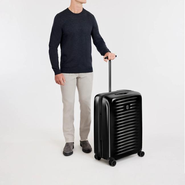 Victorinox Airox Medium Hardside Case in Silver - 612508