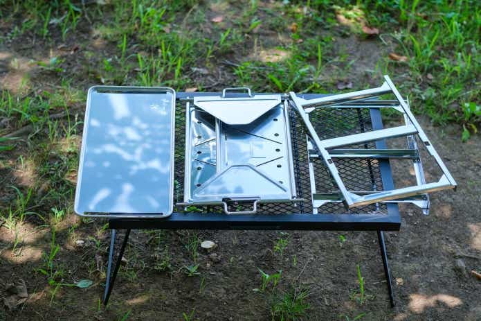スノーピークのコンパクトな小型「焚火台SR」をソロキャンプで使って