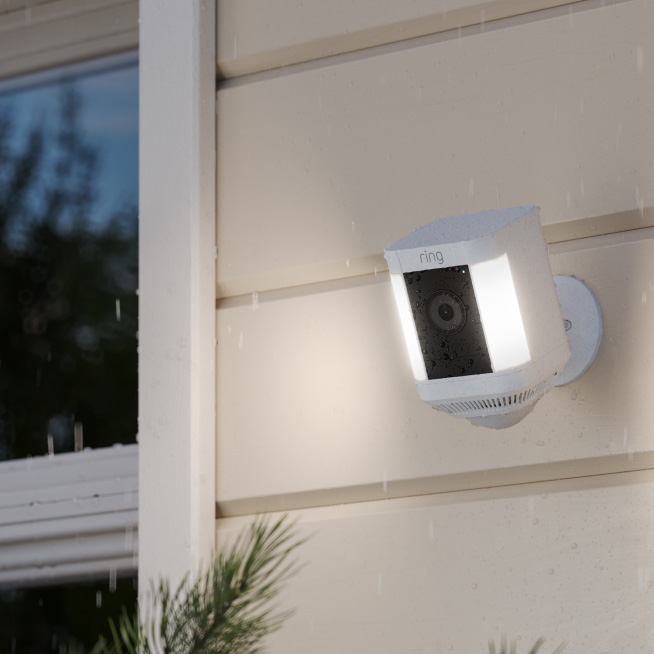 Spotlight Cam Plus Battery – Ring SA