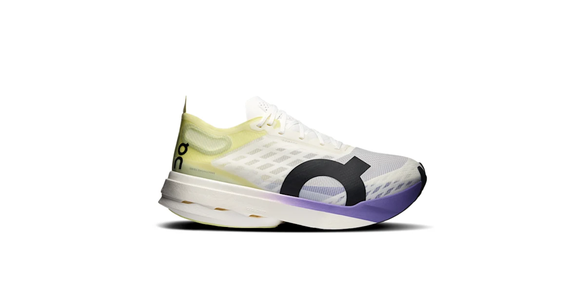 Cloudboom Strike: Men's Road Racing Shoe | On 日本