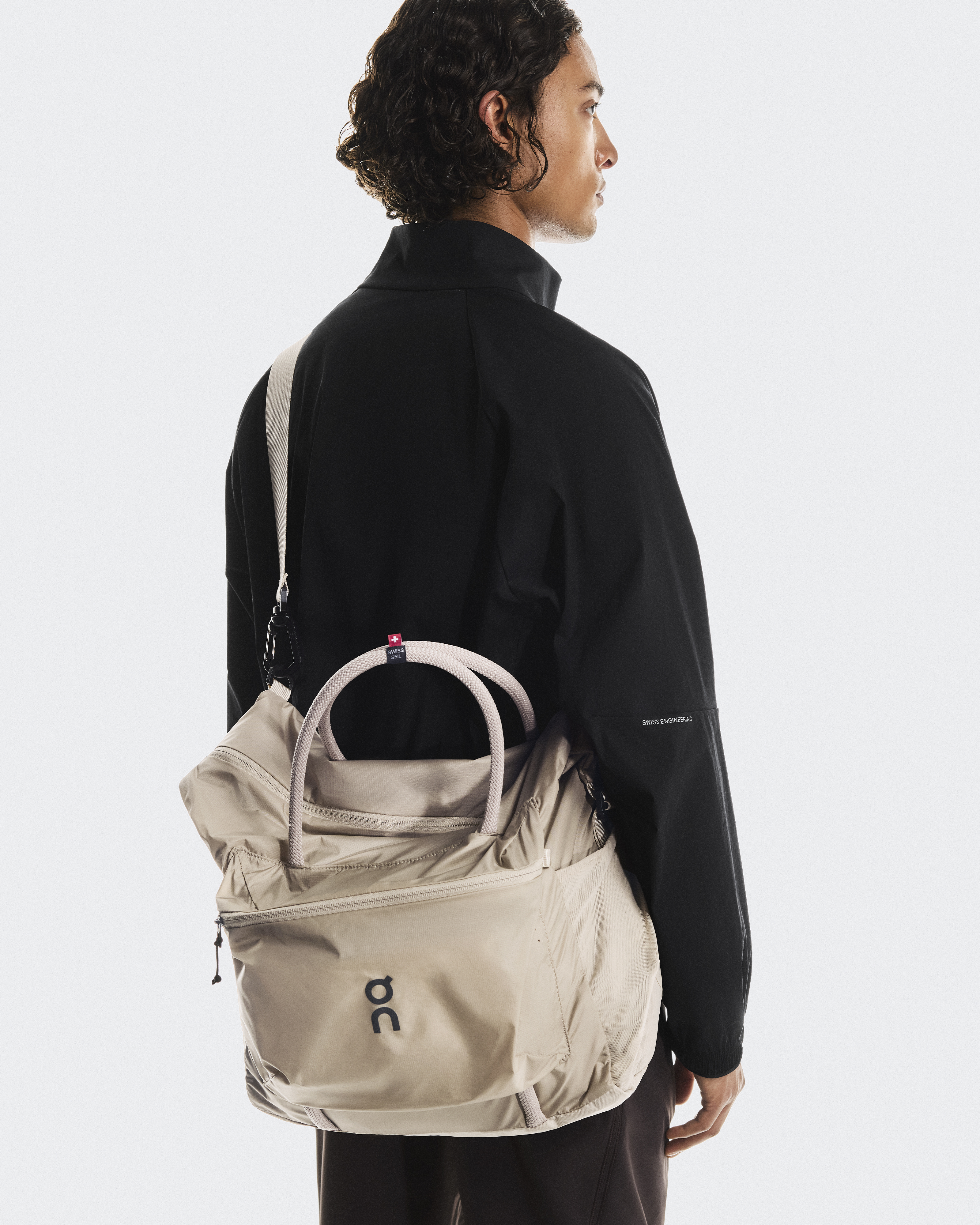 Track Pack 35L Lite | ベージュ | On 日本