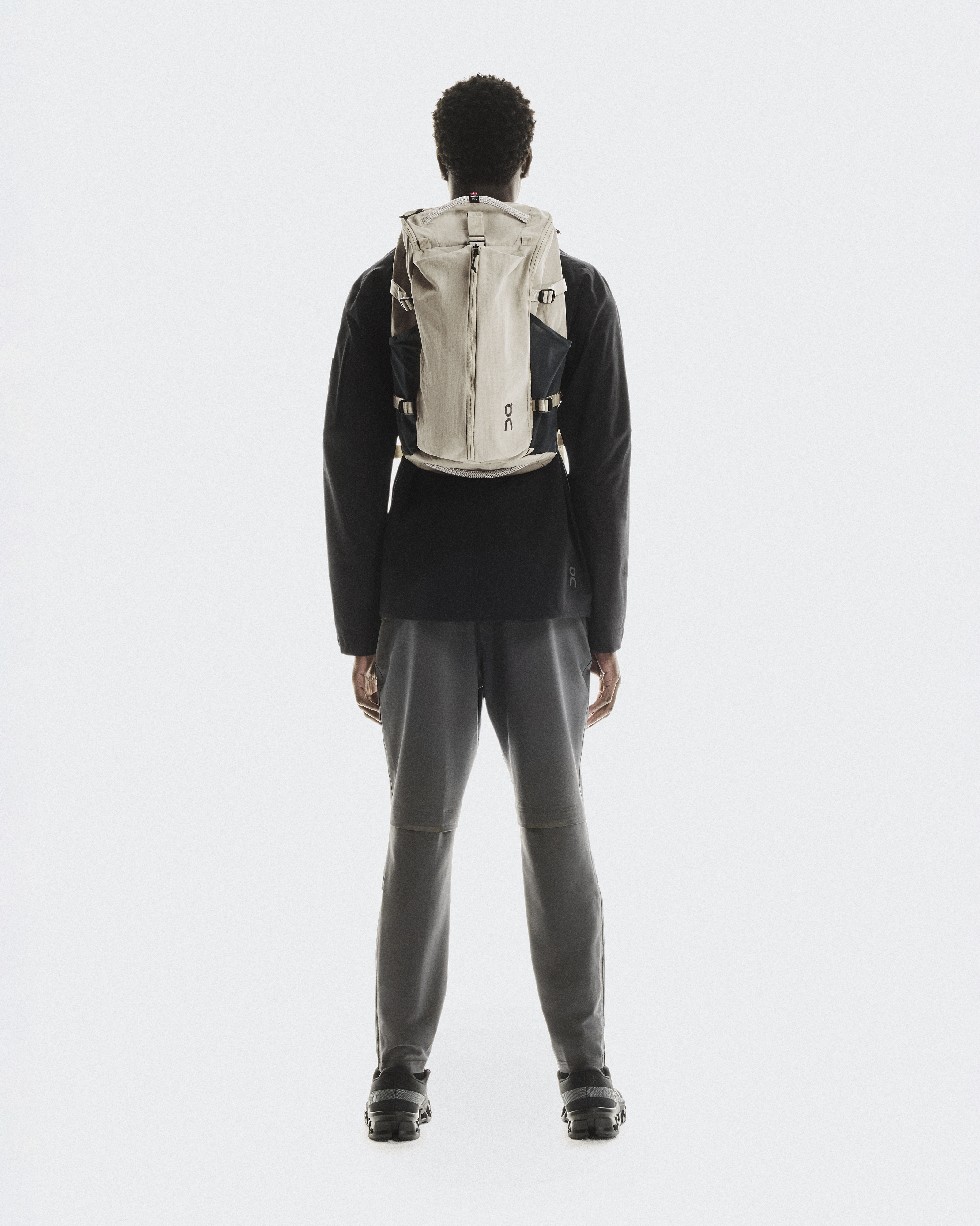 Speed Pack 30L | ベージュ & ブラック | On 日本