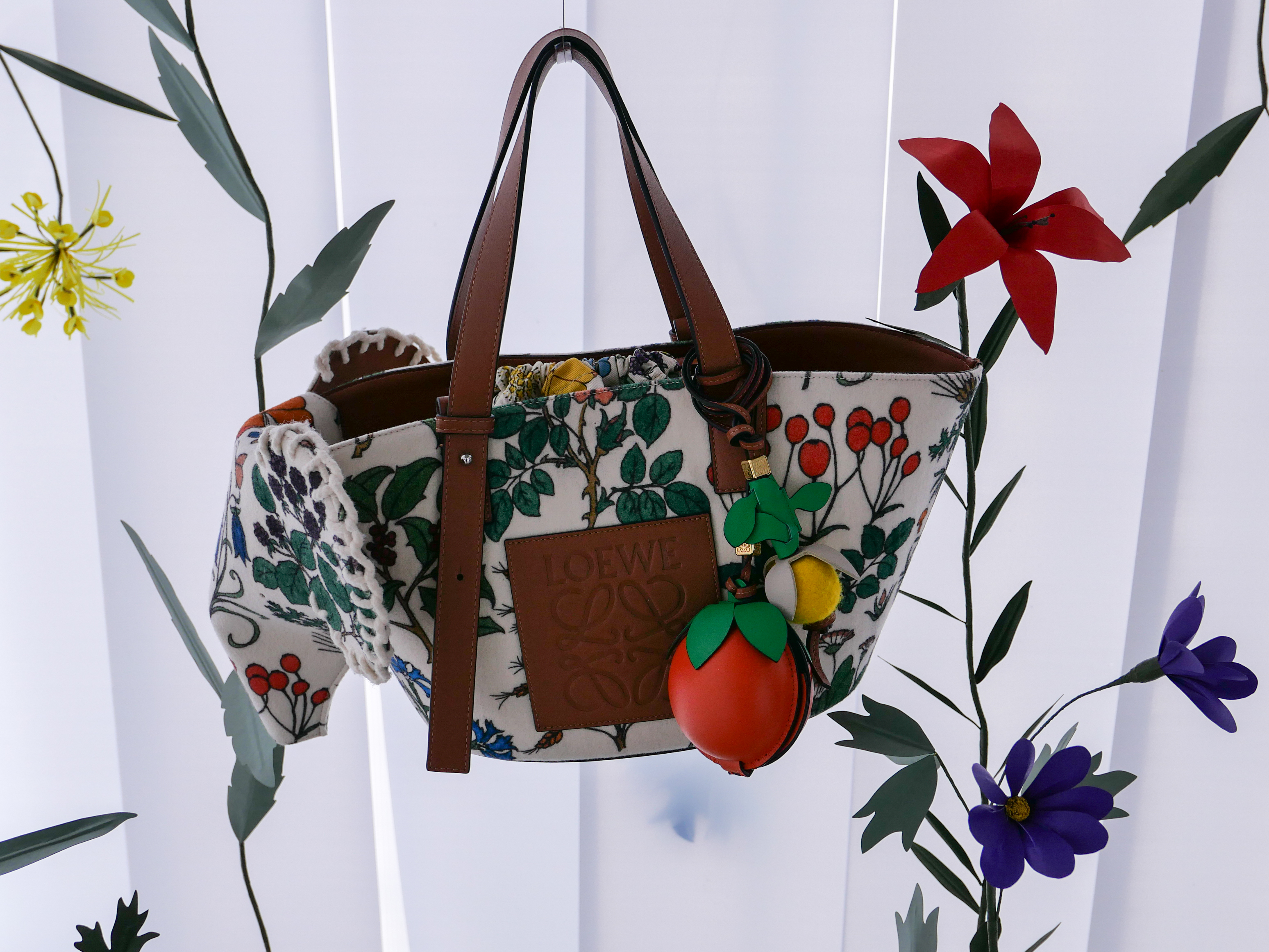 箱付き】LOEWEクラフテッドワールド購入者限定トートバッグ