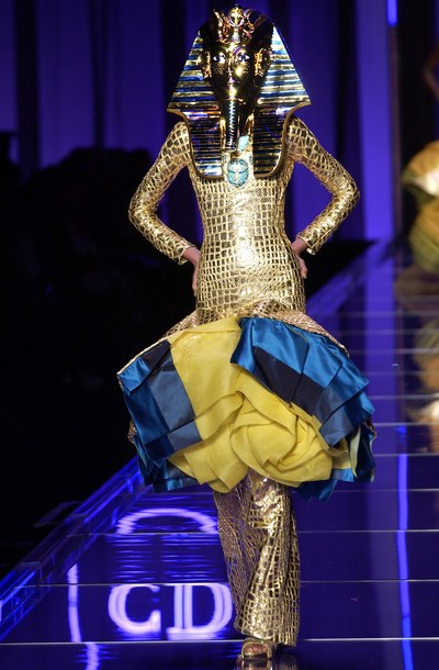 Dior Couture S/S 2004 - Minnie Muse