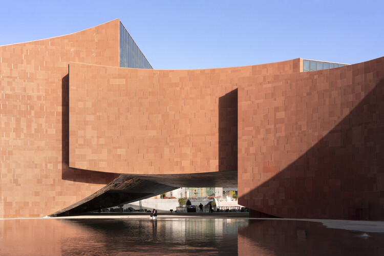 Maiji Mountain Visitor Center / ZXD ARCHITECTS + BIAD | ArchDaily