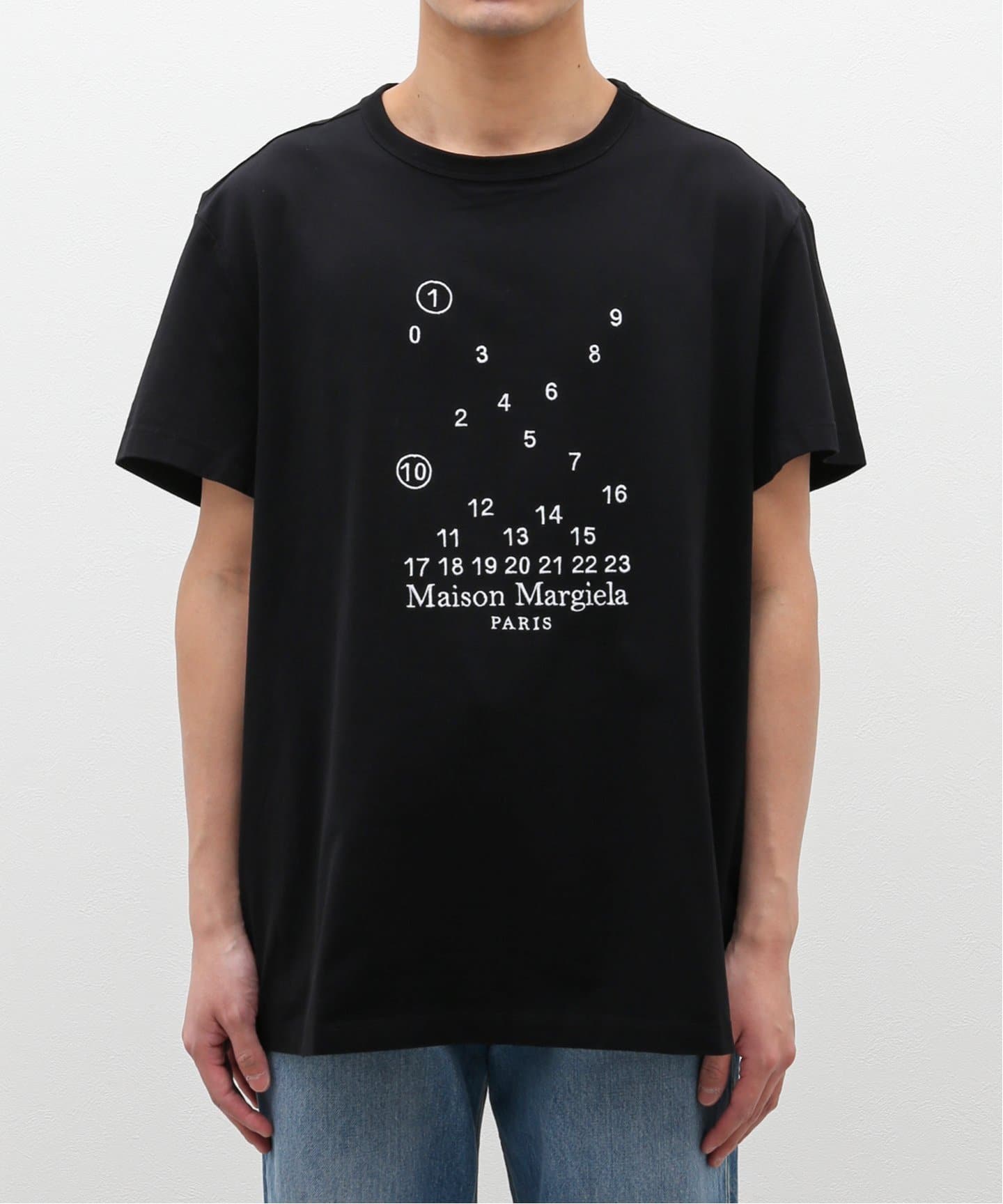 MAISON MARGIELA / メゾン マルジェラ】 Calender Graphic Logo T-（T