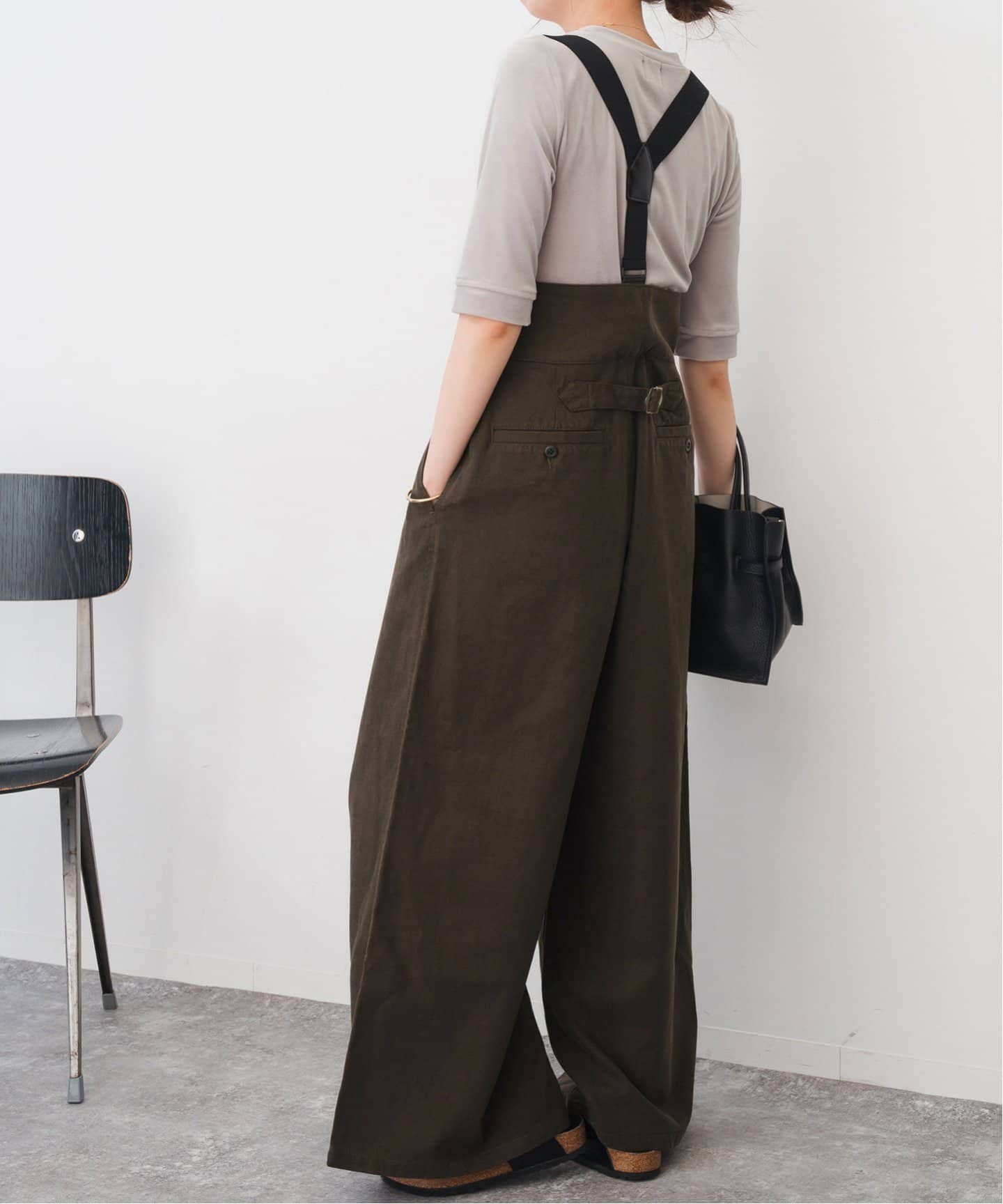 サスペンダー付きピーチツイルタックパンツ（その他パンツ）｜Spick