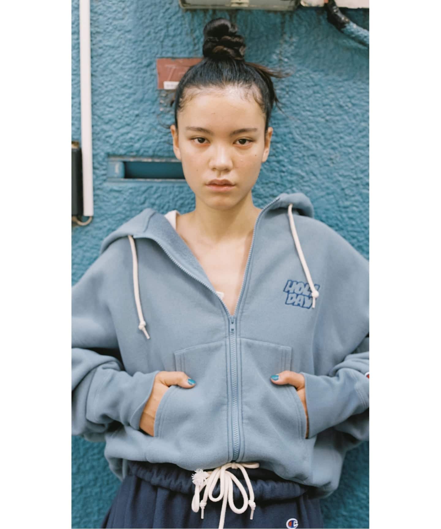 別注【CHAMPION*JOURNAL STANDARD by HOLIDAY】ZIP HOODIE（パーカー