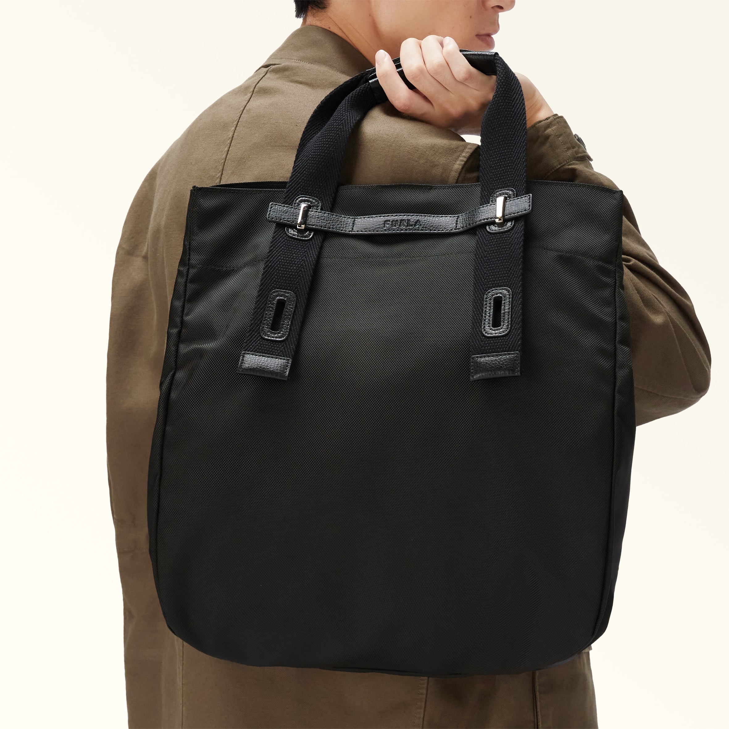 トートバッグ L NERO Furla Man Giove | Furla JP