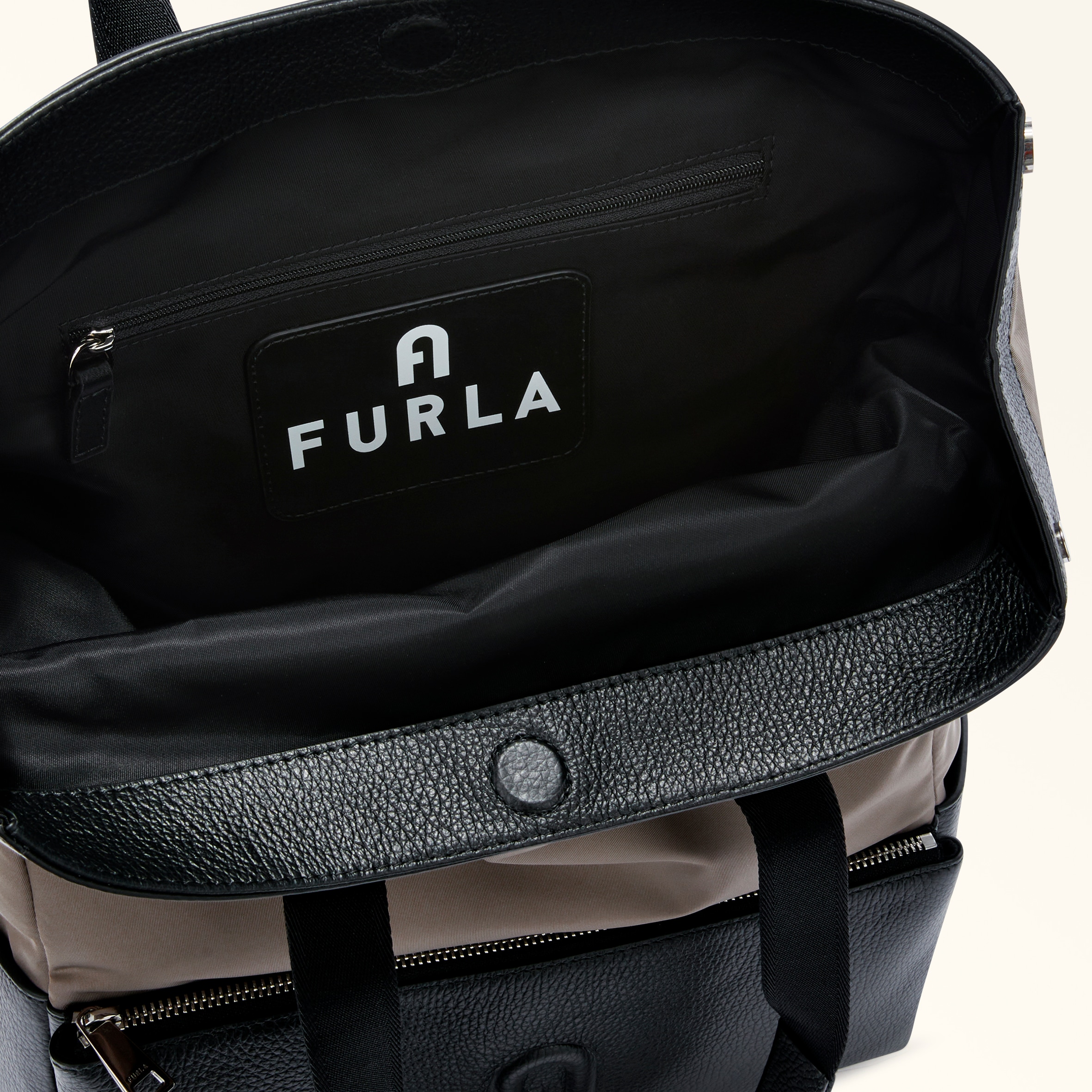 バックパック M MOKA+NERO Man Urban | Furla JP