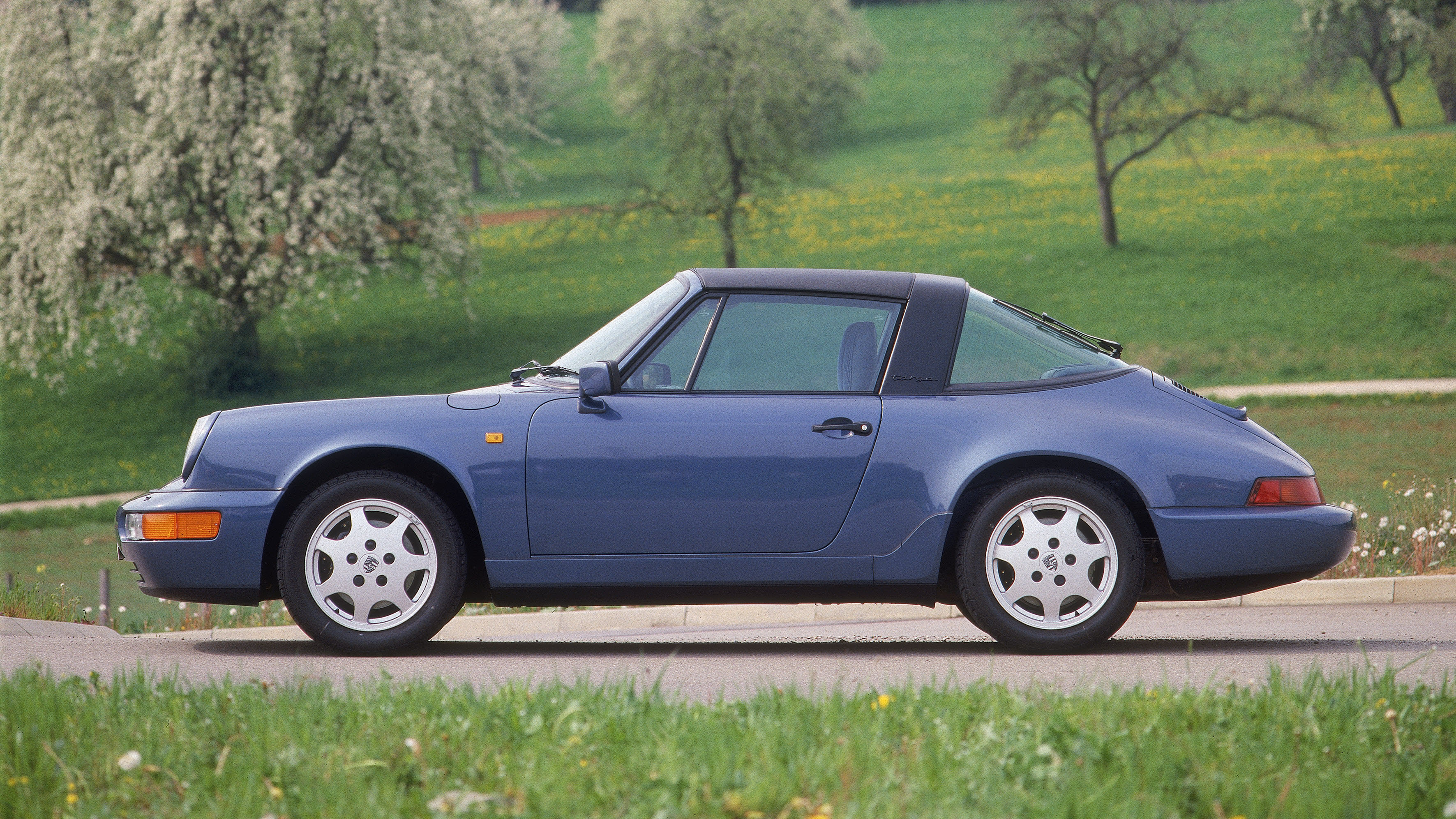 ポルシェ初の四輪駆動 タイプ964に用意されたタルガトップ│クラシカル