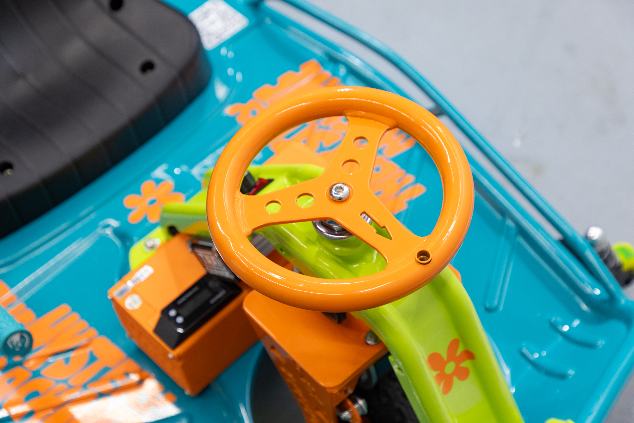 Mystery Machine Taxi Garage Stage 3 Crazy Cart | Prismatic Powders