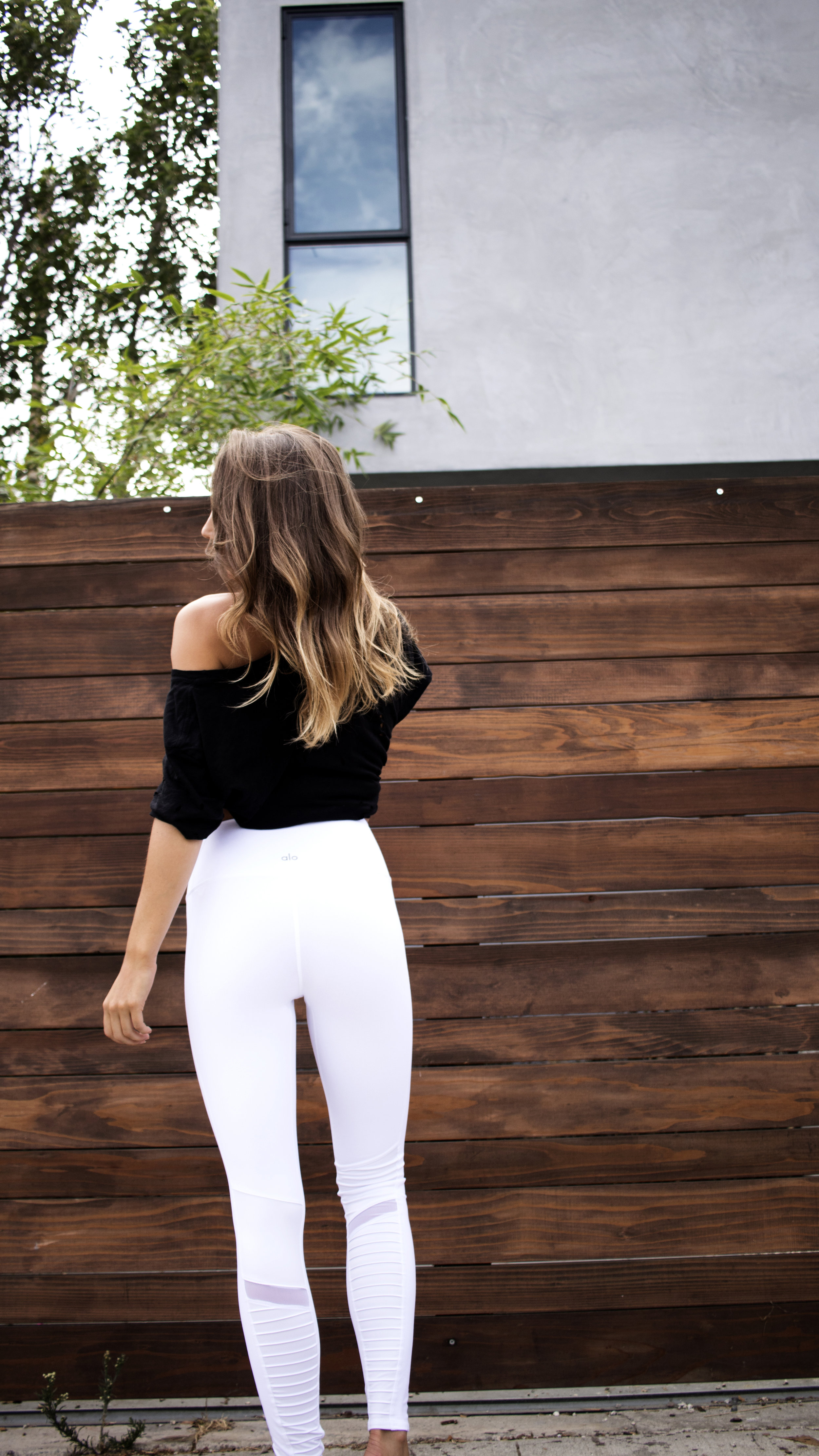 Alo Yoga - Moto Legging — The Athleisurely Life