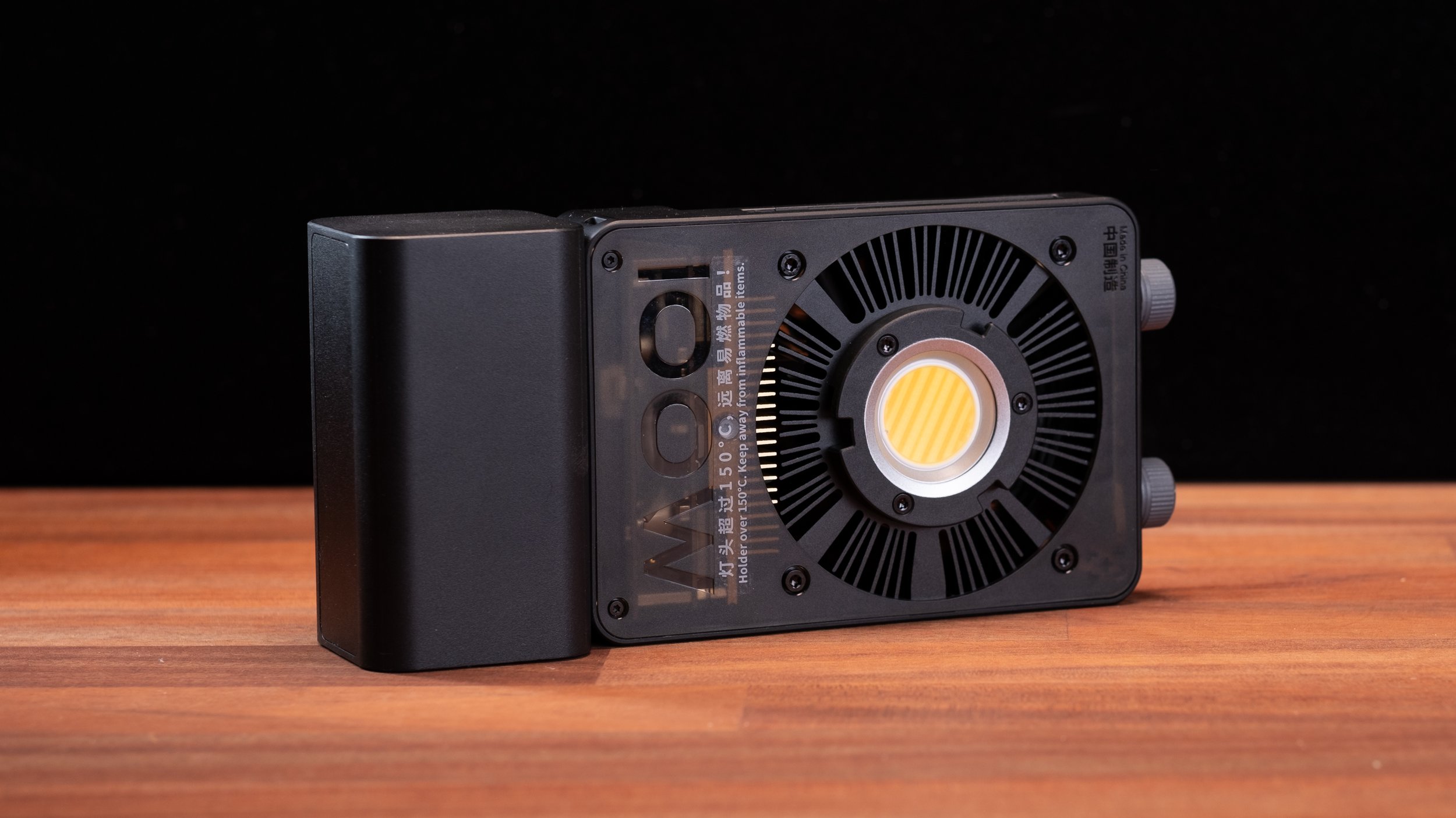 Cinepeer CX100 - New LED light from Zhiyun! — Peter Forsgård