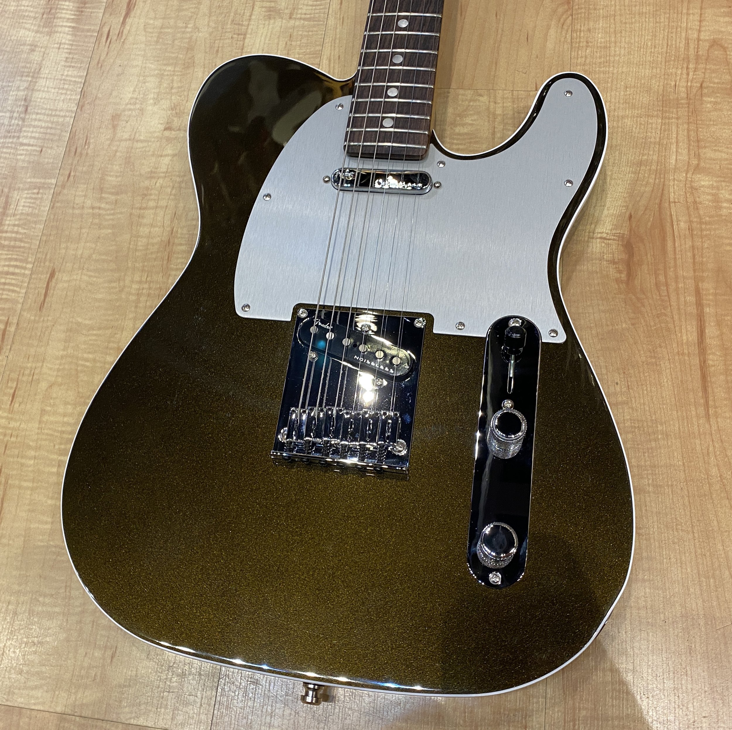 Fender_American_Ultra_Telecast