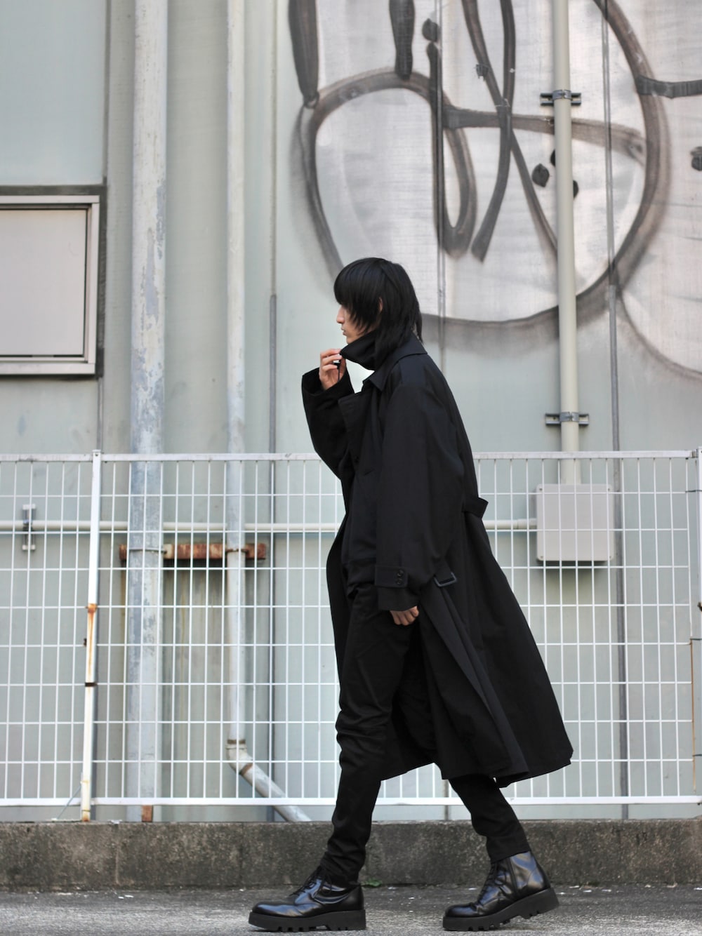 HISAMOTO｜LAD MUSICIANのトレンチコートを使ったコーディネート - WEAR