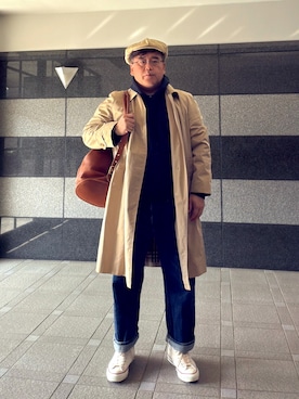 BURBERRYのステンカラーコート（ベージュ系）を使った人気ファッション